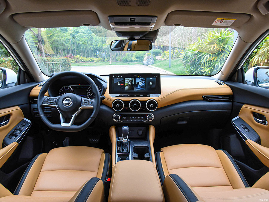 Nissan Selphy (8).jpg