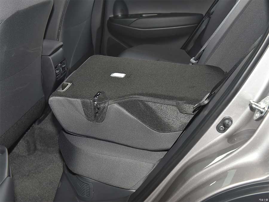 corolla-cross-(10).jpg