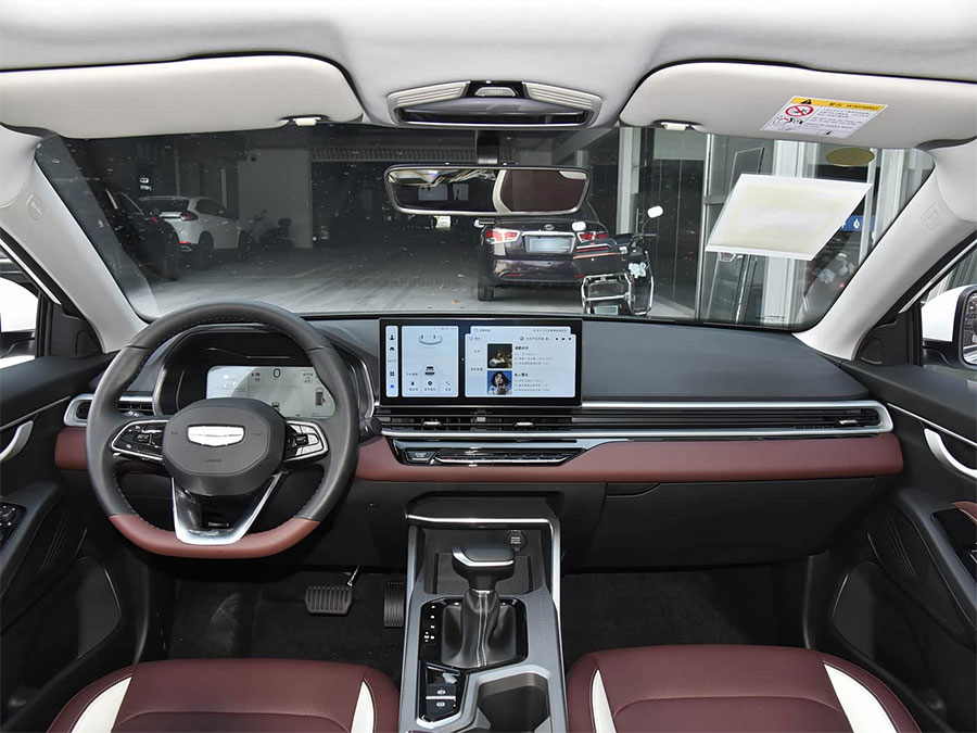 Geely Emgrand (8).jpg