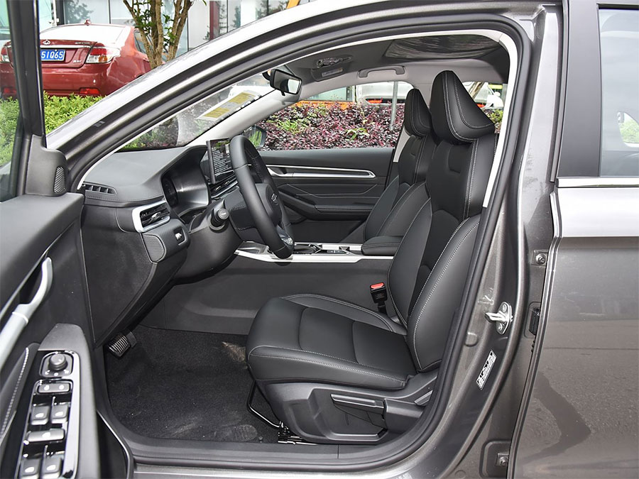 Geely Emgrand (9).jpg