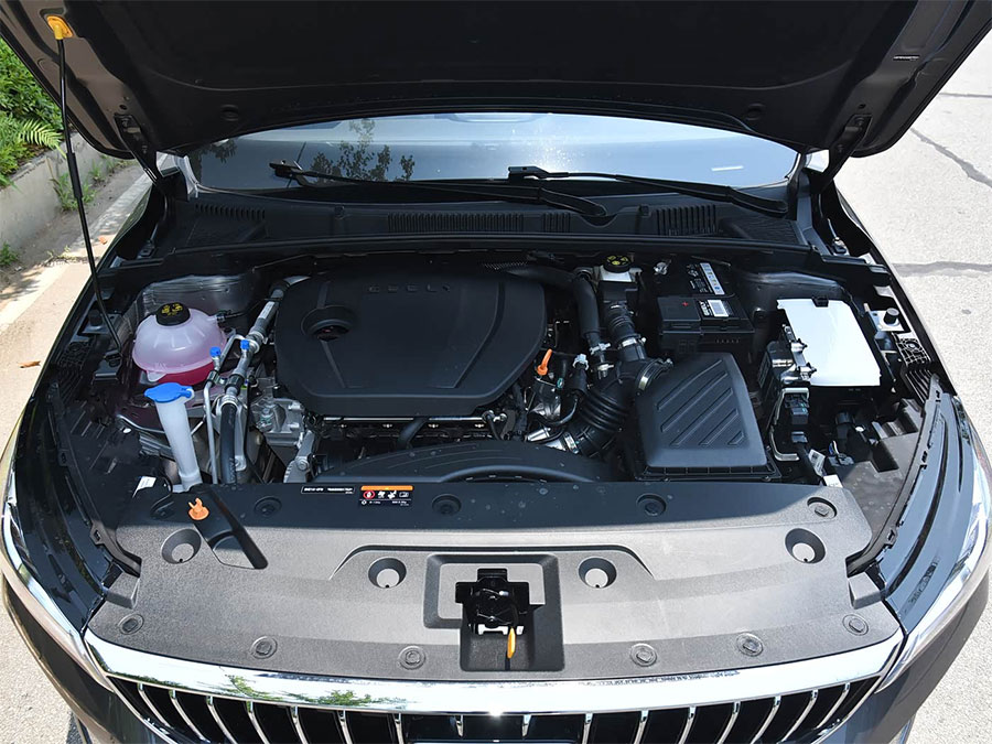 Geely Emgrand (10).jpg