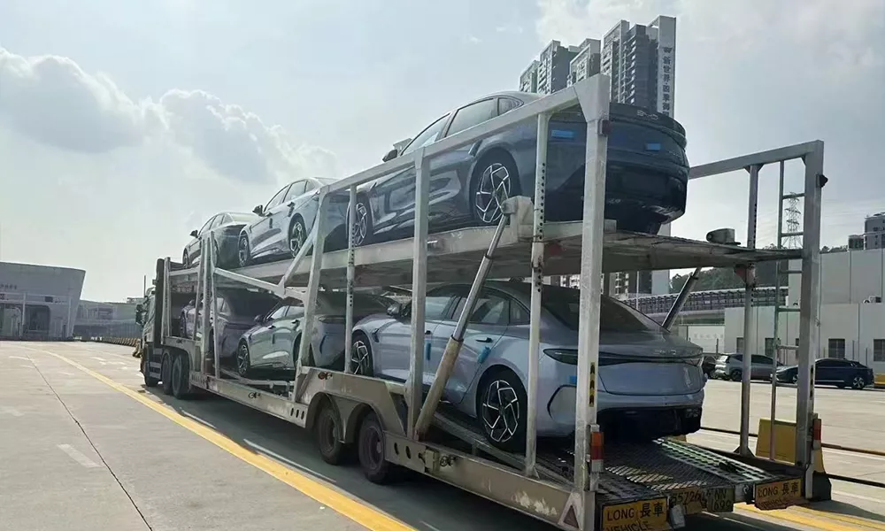 Vehicle Shipment To Iraq